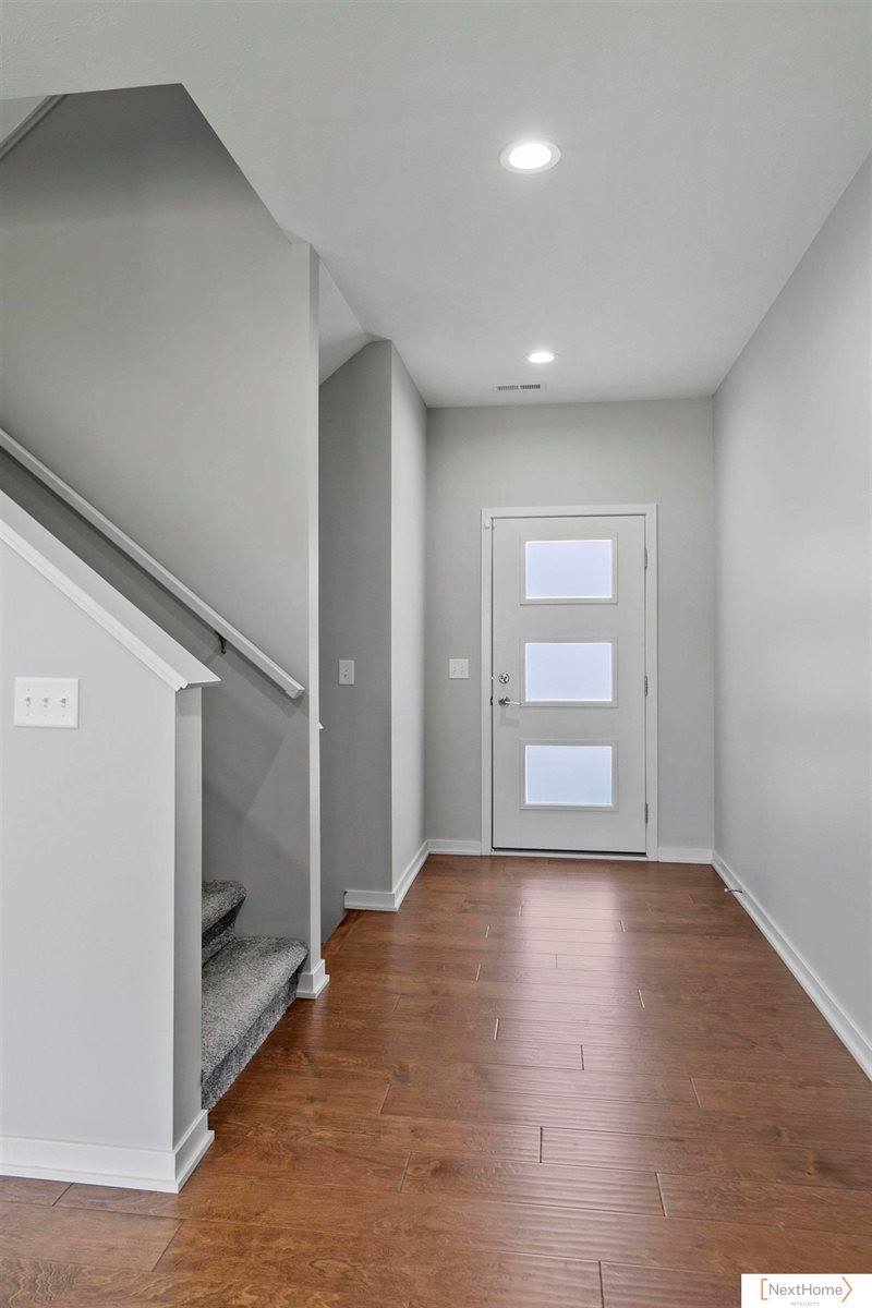 910 Titan Drive, Hickman, NE 68372