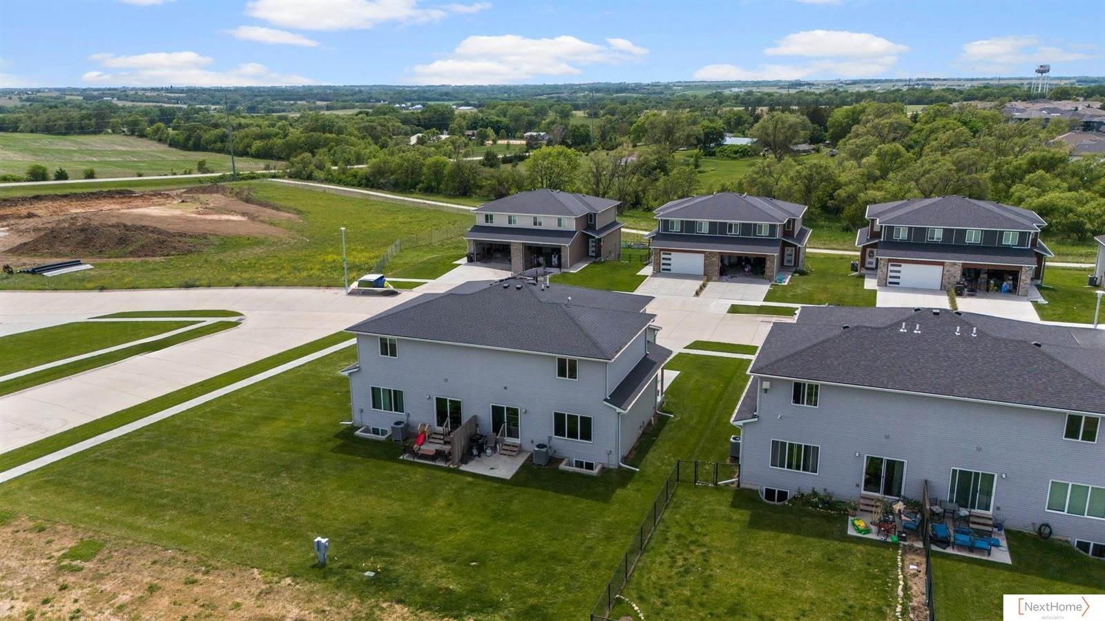 910 Titan Drive, Hickman, NE 68372