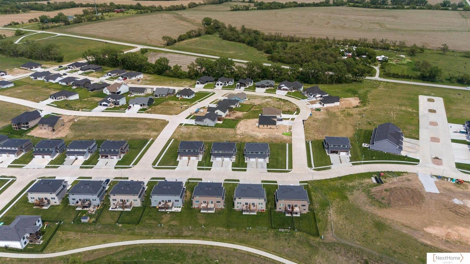 910 Titan Drive, Hickman, NE 68372