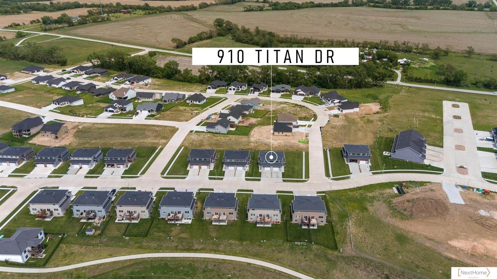 910 Titan Drive, Hickman, NE 68372