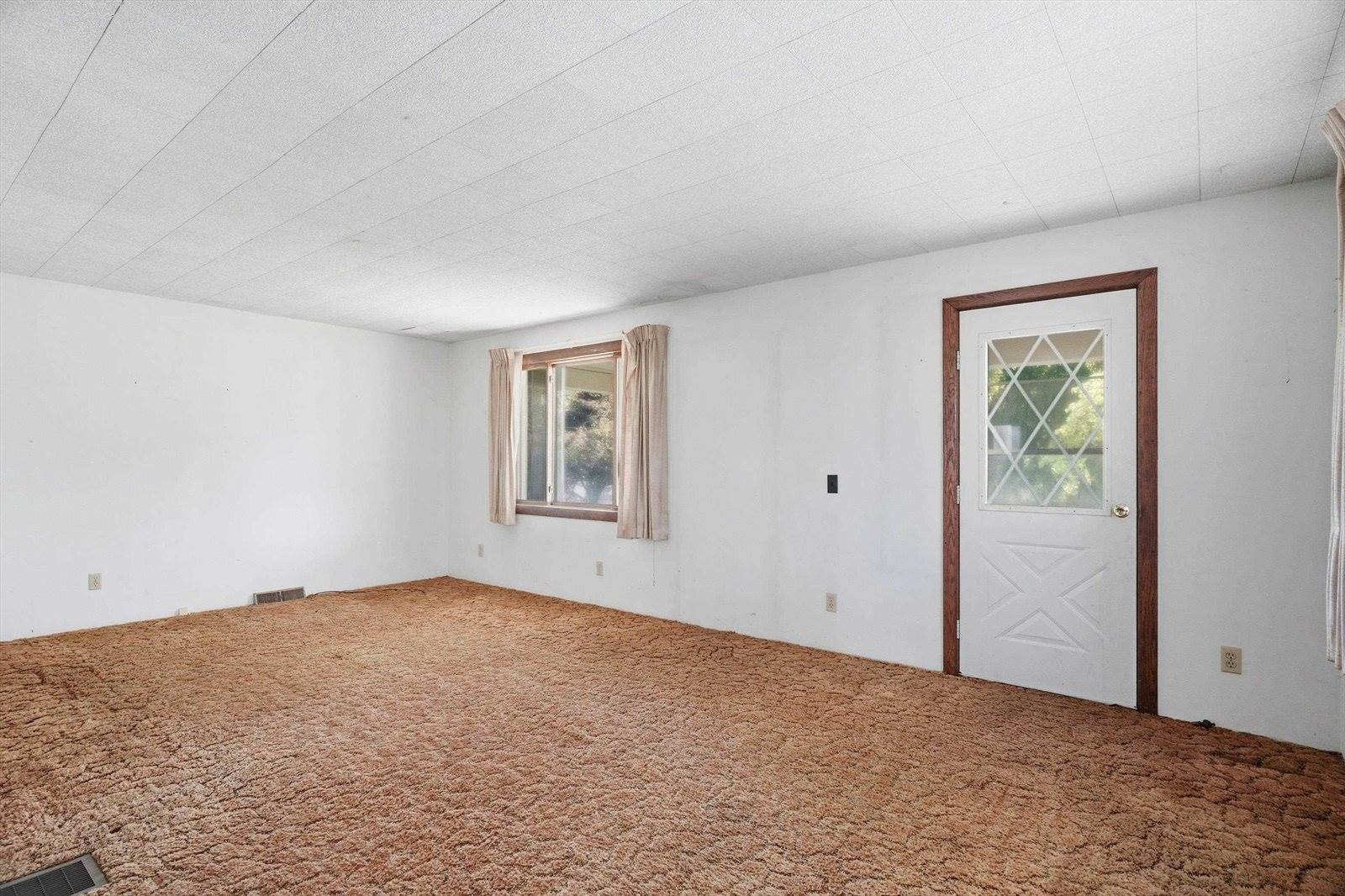 1108 N Walnut Avenue, Marshfield, WI 54449