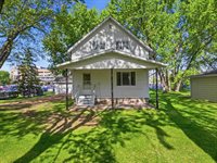 1108 N Walnut Avenue, Marshfield, WI 54449
