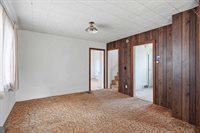 1108 N Walnut Avenue, Marshfield, WI 54449