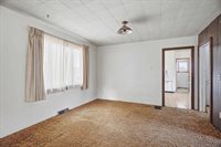1108 N Walnut Avenue, Marshfield, WI 54449