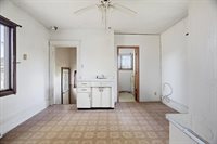 1108 N Walnut Avenue, Marshfield, WI 54449
