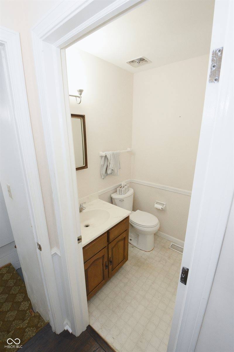 5533 Roxbury Terrace, Indianapolis, IN 46226