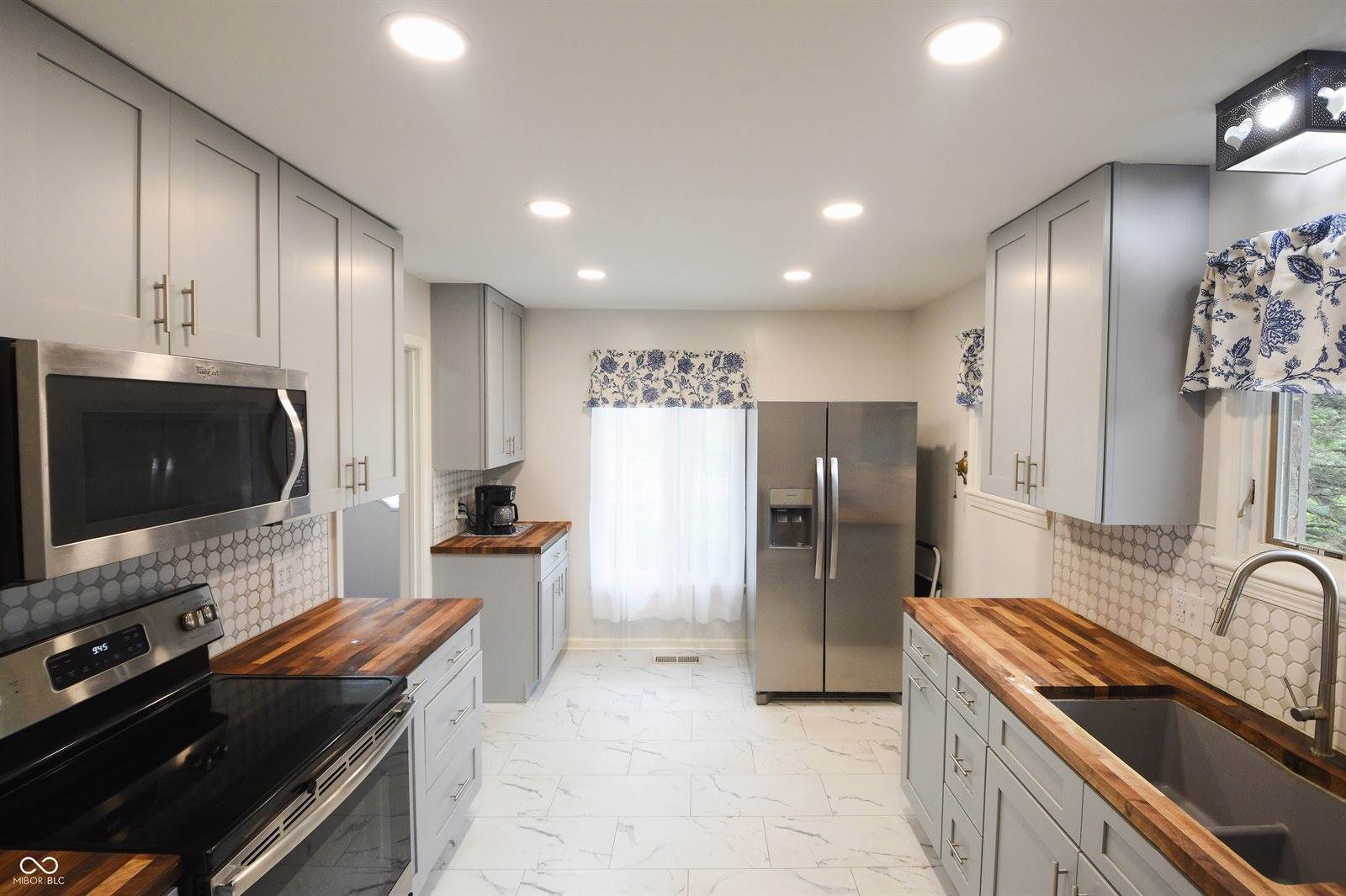 5533 Roxbury Terrace, Indianapolis, IN 46226
