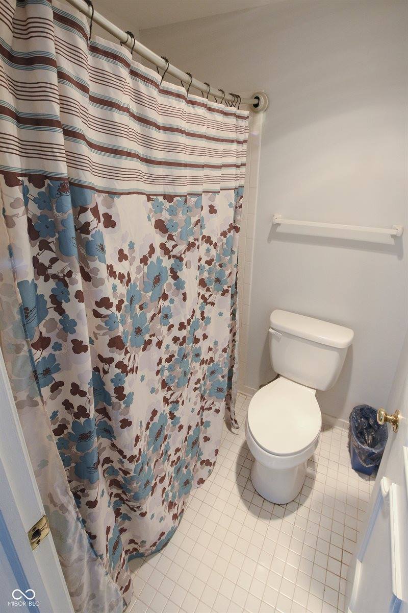 5533 Roxbury Terrace, Indianapolis, IN 46226
