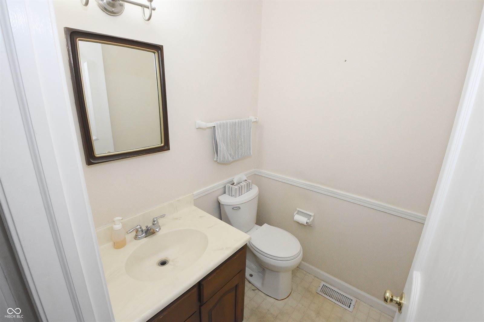 5533 Roxbury Terrace, Indianapolis, IN 46226