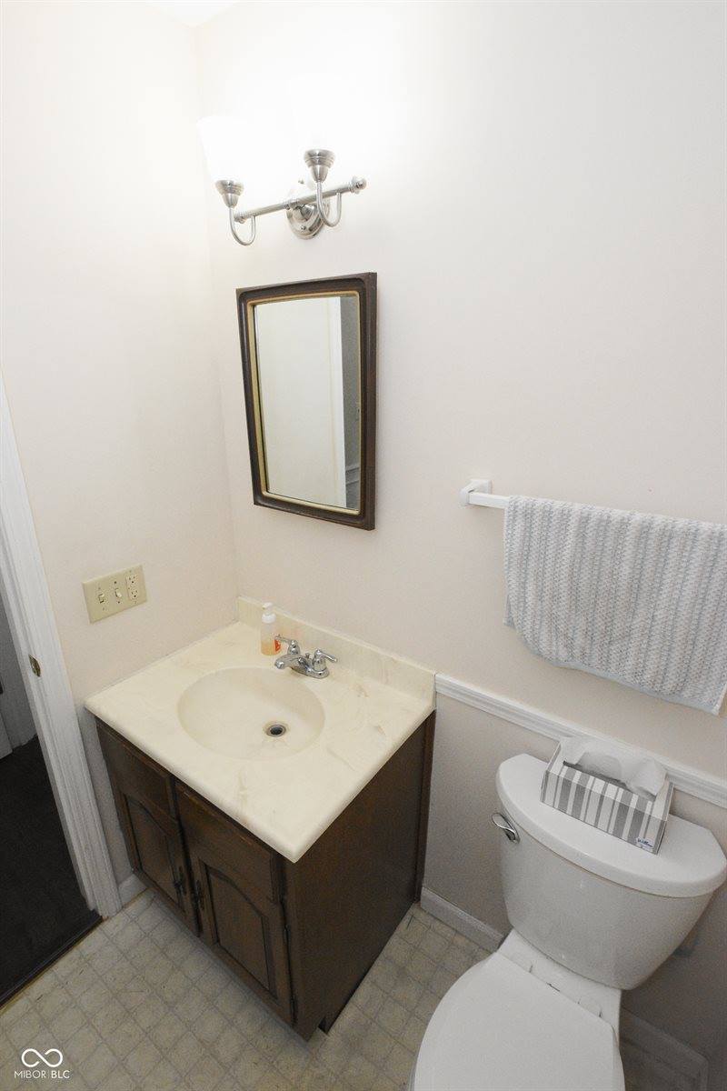 5533 Roxbury Terrace, Indianapolis, IN 46226