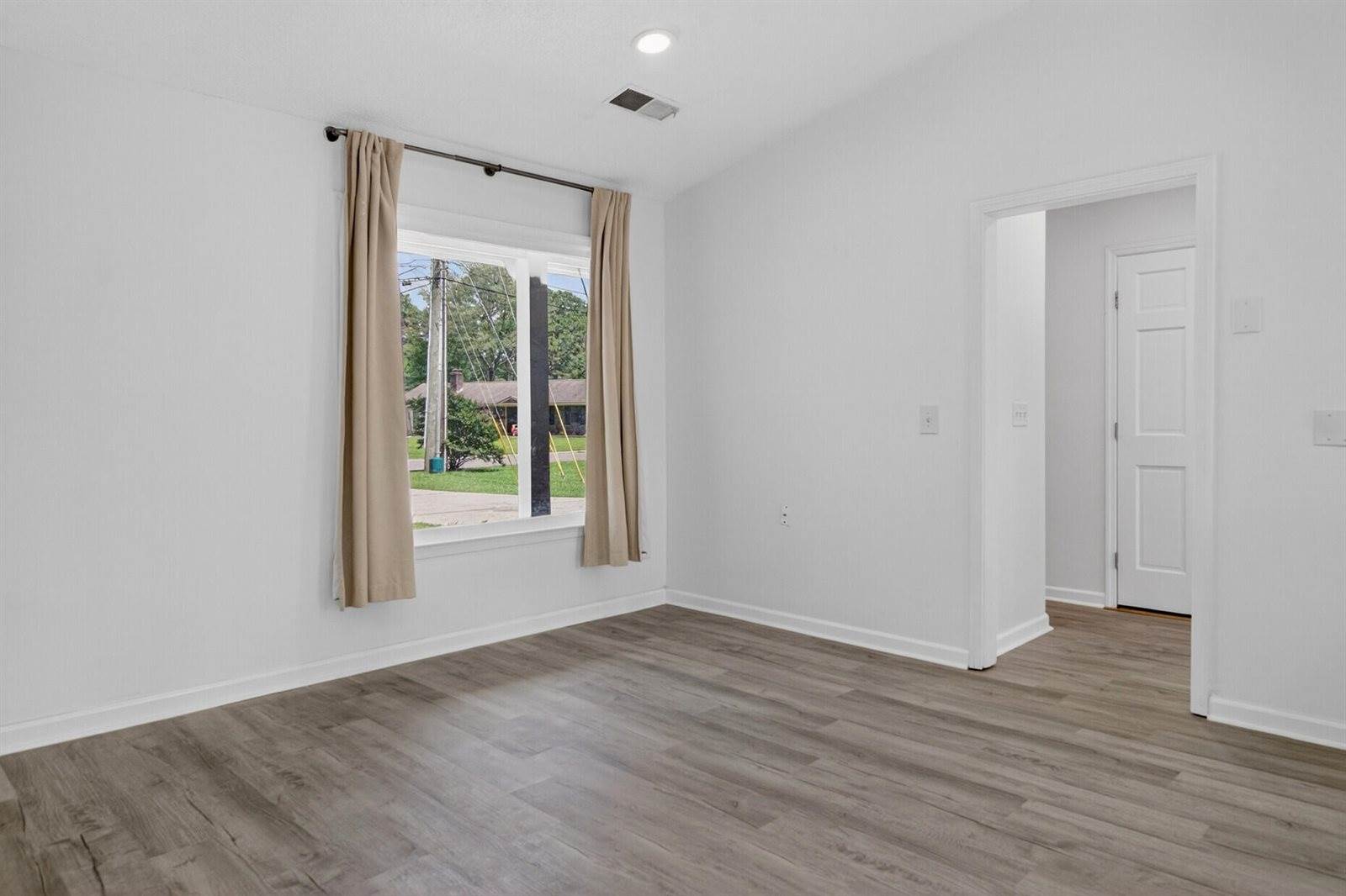 450 Longleaf Drive, Summerville, SC 29483