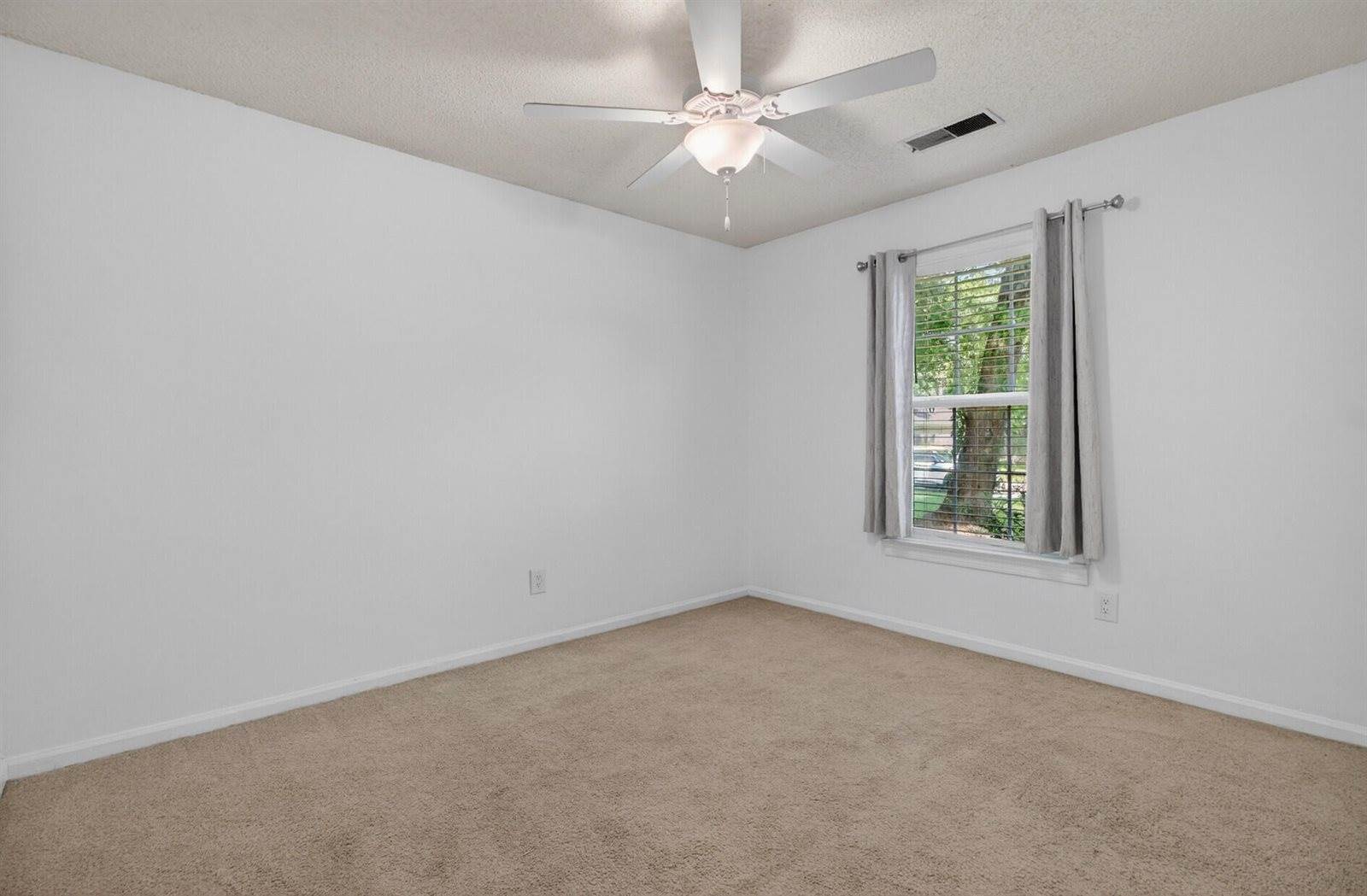 450 Longleaf Drive, Summerville, SC 29483