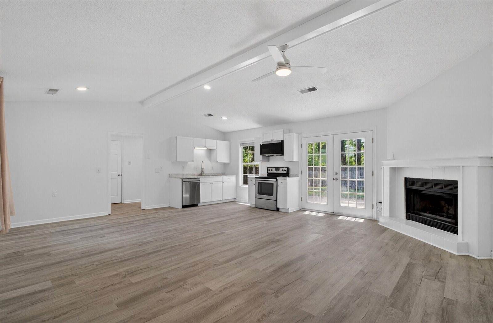 450 Longleaf Drive, Summerville, SC 29483