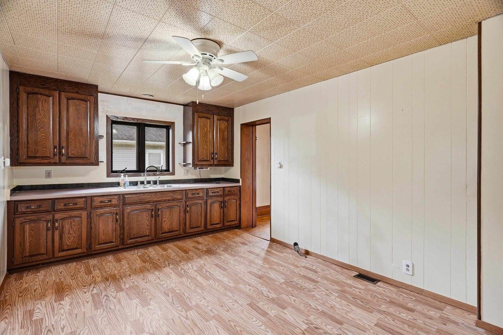 607 W Arnold Street, Marshfield, WI 54449