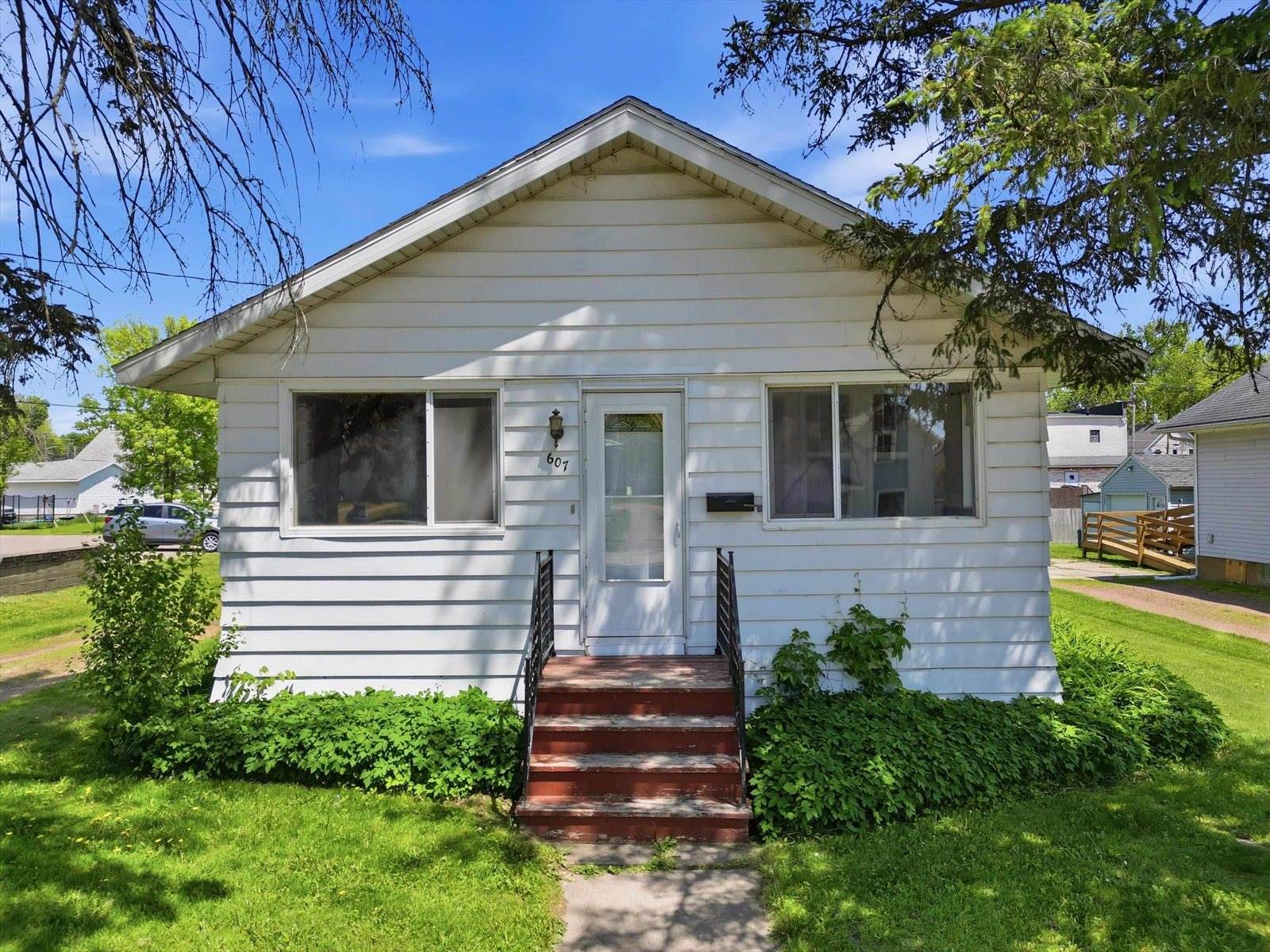 607 W Arnold Street, Marshfield, WI 54449