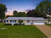 2329 Pecan Parkway, Marshfield, WI 54449