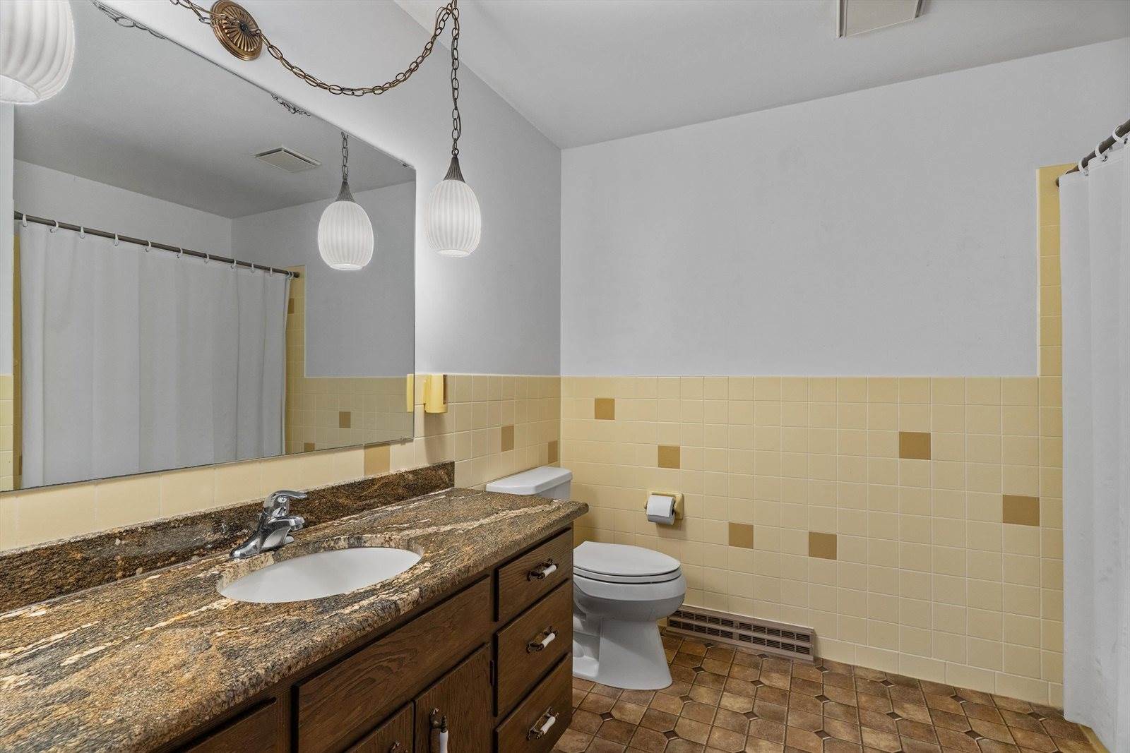1506 W 4th Street, Marshfield, WI 54449