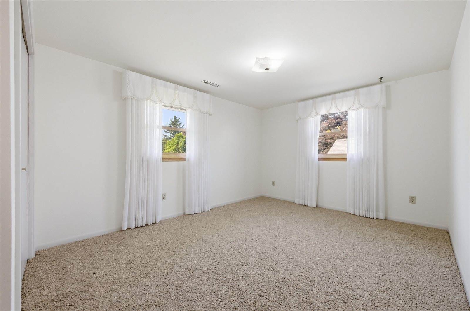 1006 W Blodgett Street, Marshfield, WI 54449