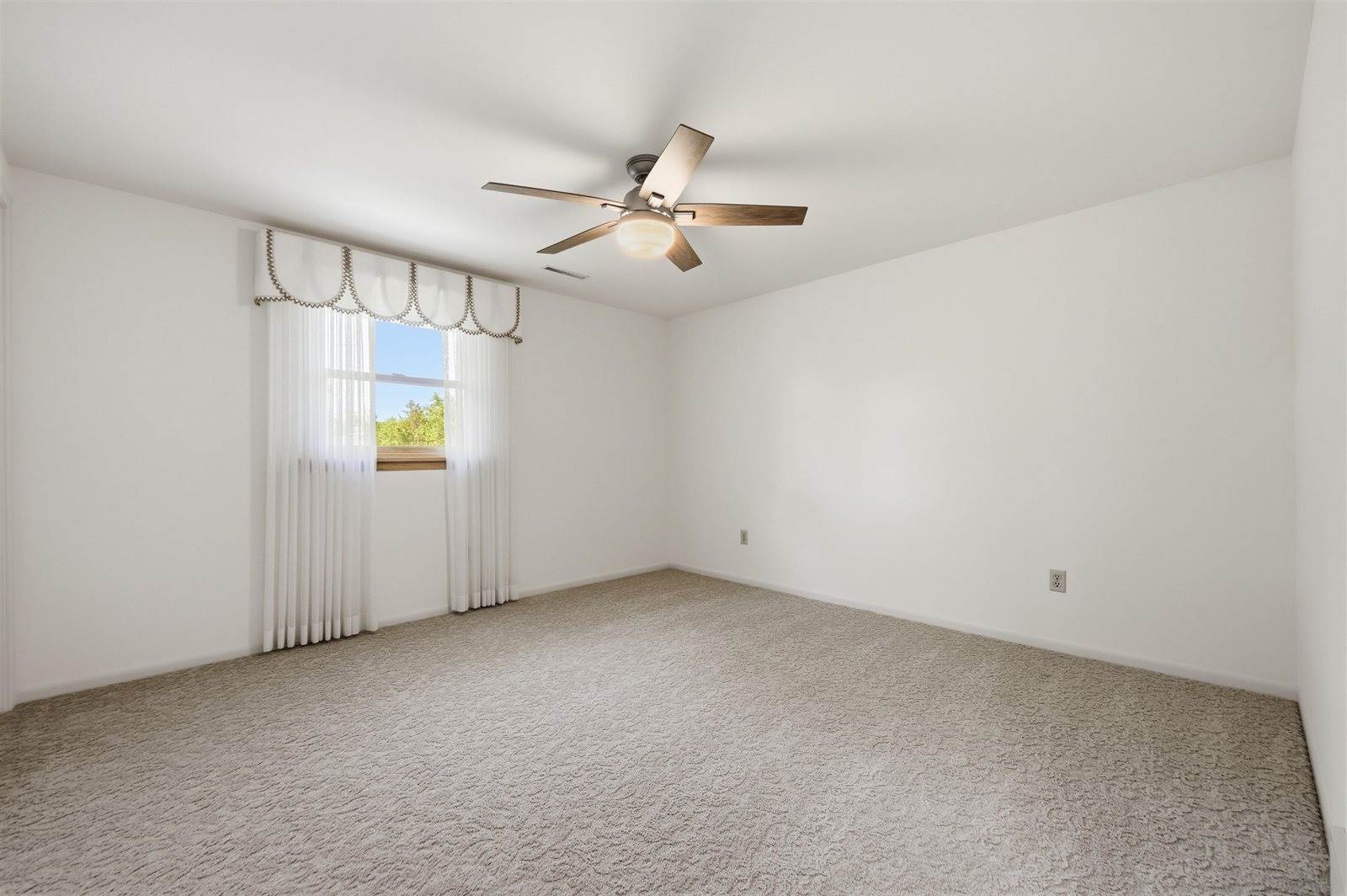 1006 W Blodgett Street, Marshfield, WI 54449