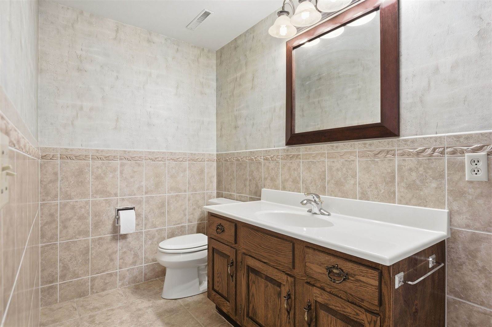 1006 W Blodgett Street, Marshfield, WI 54449