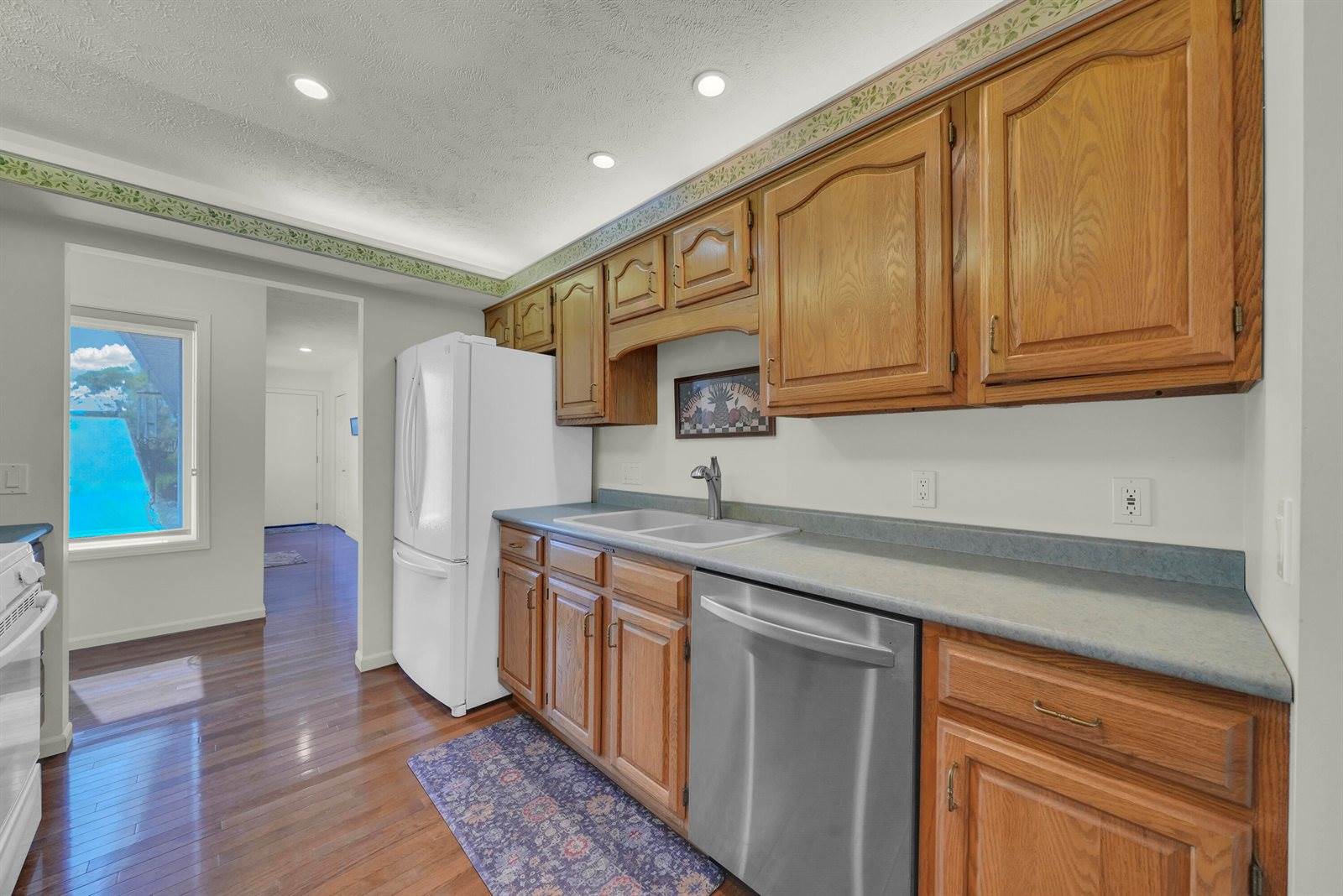 5656 Apple Valley Road, Williamsburg, MI 49690