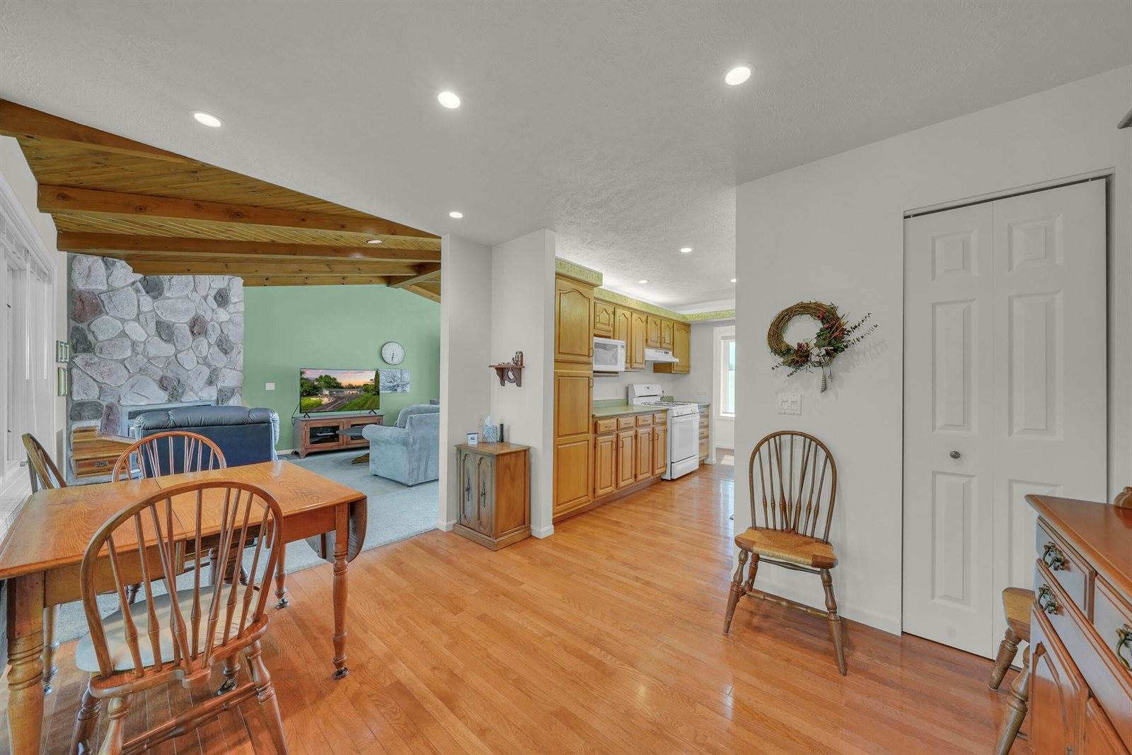 5656 Apple Valley Road, Williamsburg, MI 49690