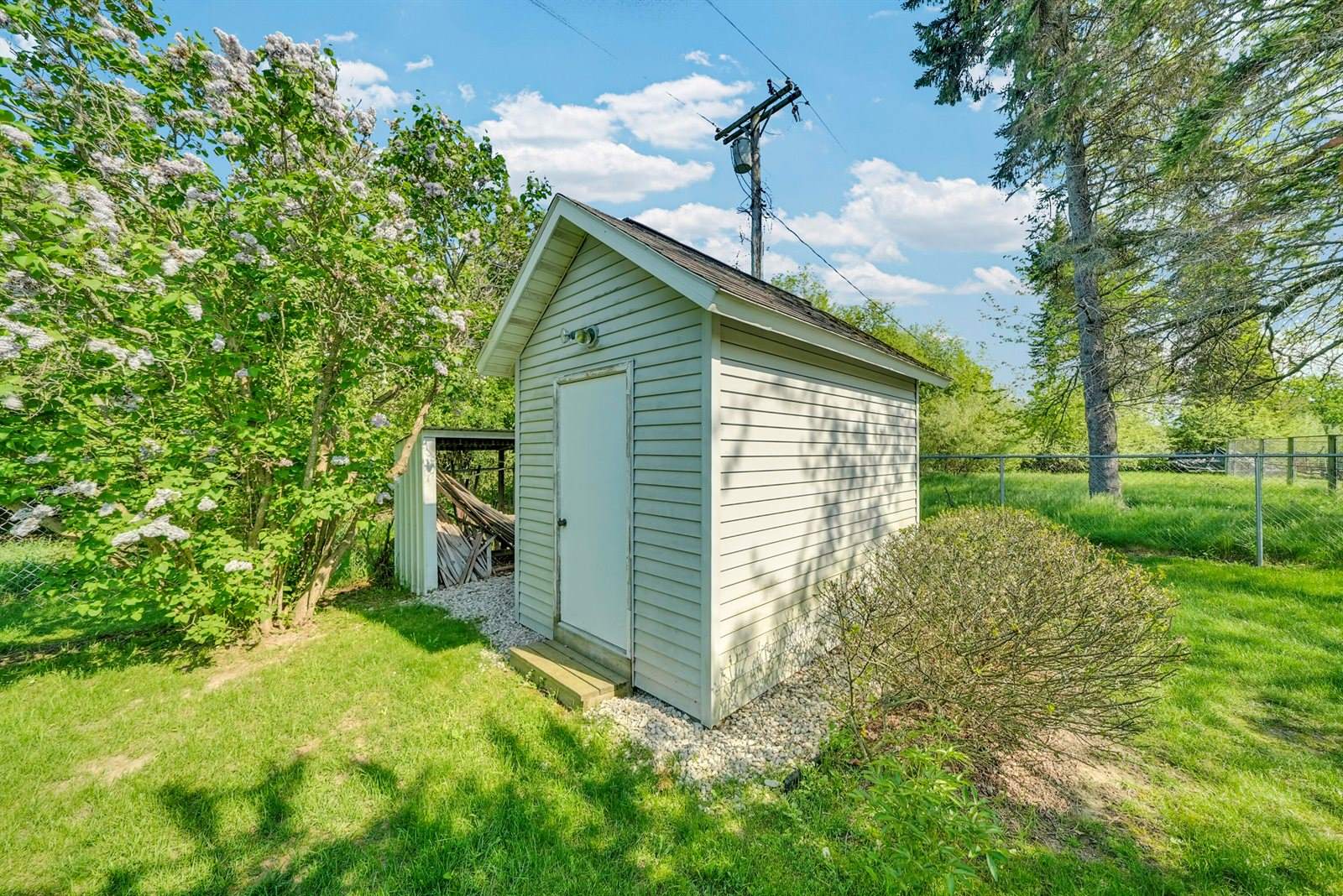5656 Apple Valley Road, Williamsburg, MI 49690