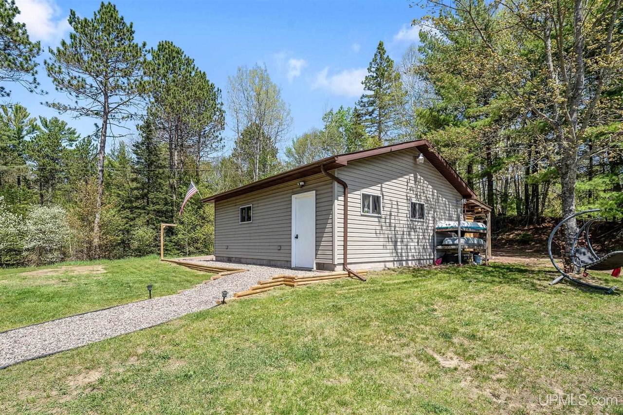937 W Bilsky Lake Lane, Gwinn, MI 49841