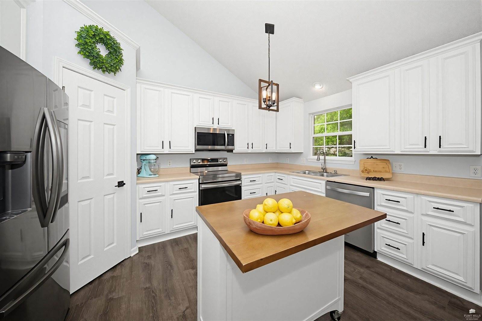 1340 Overbrooke Drive, Junction City, KS 66441
