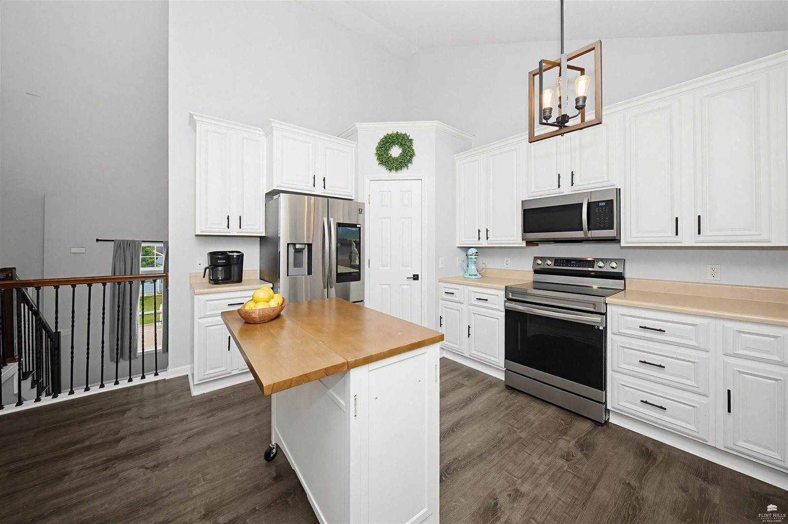 1340 Overbrooke Drive, Junction City, KS 66441
