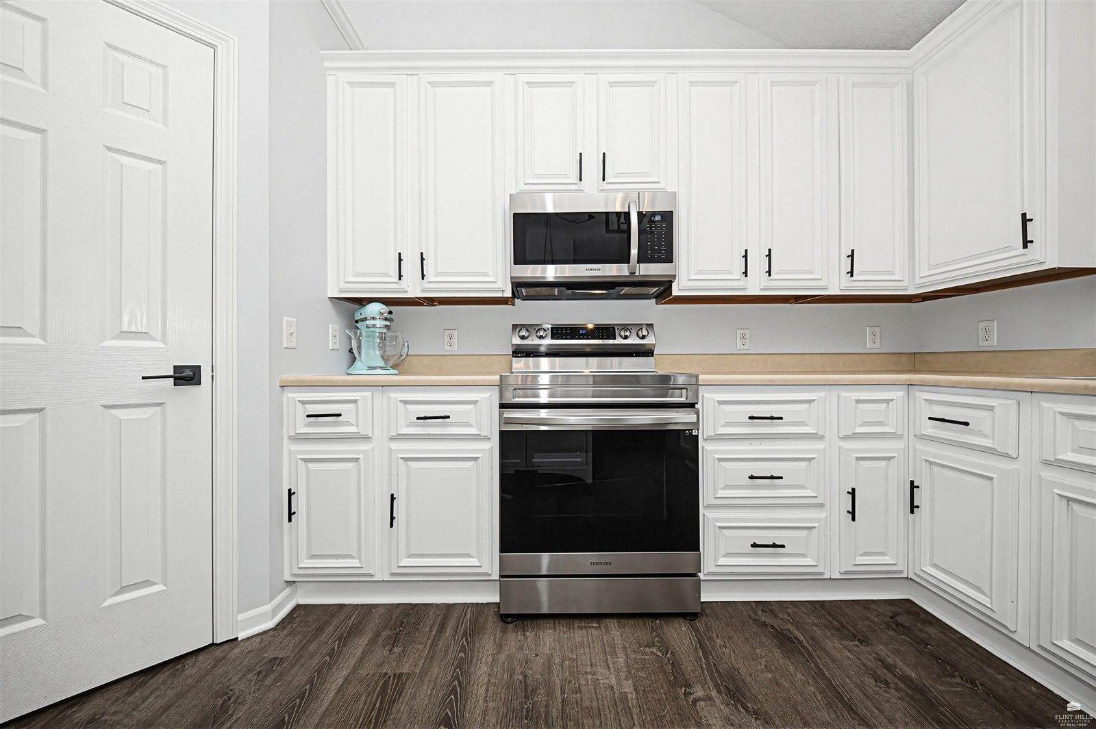 1340 Overbrooke Drive, Junction City, KS 66441