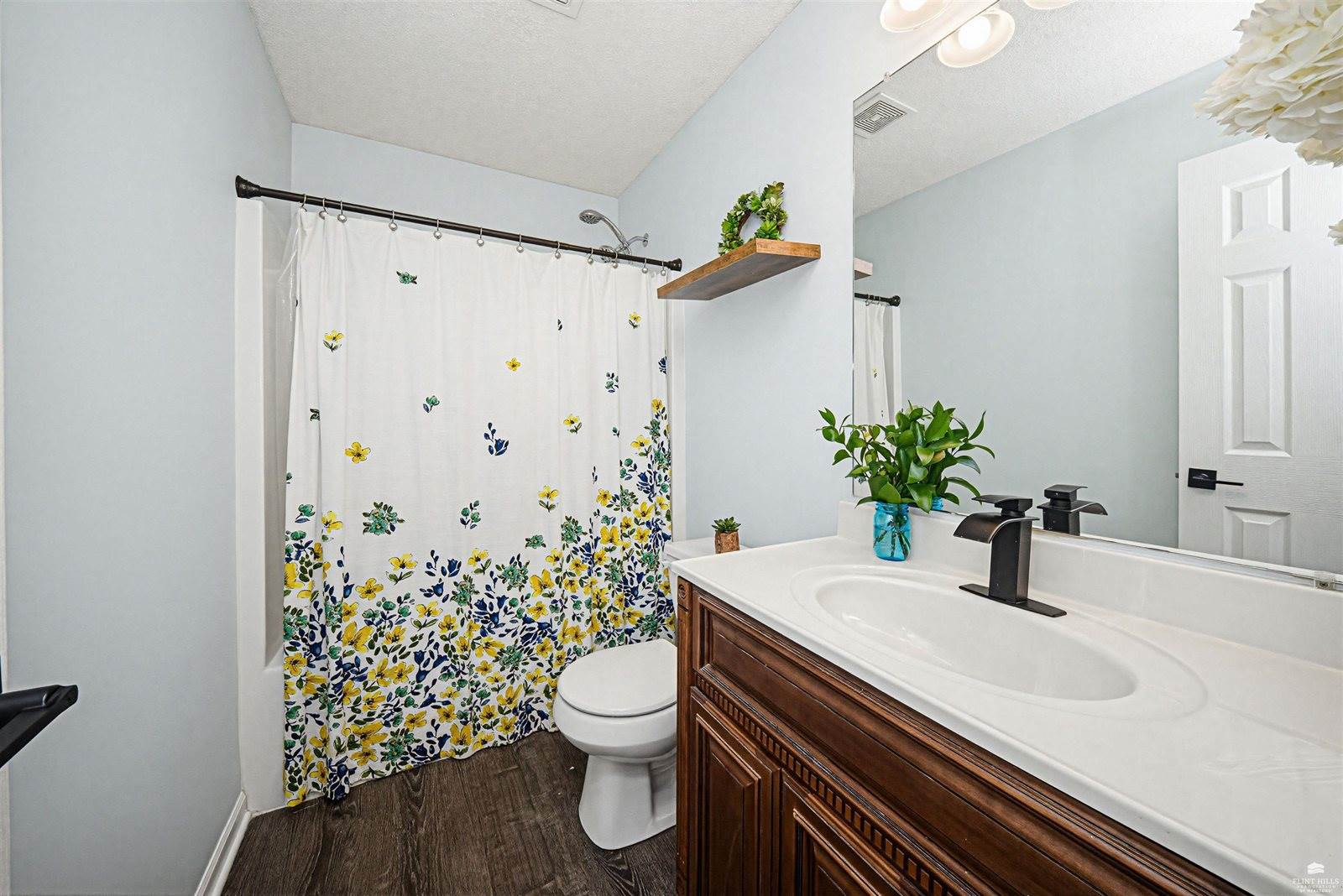 1340 Overbrooke Drive, Junction City, KS 66441