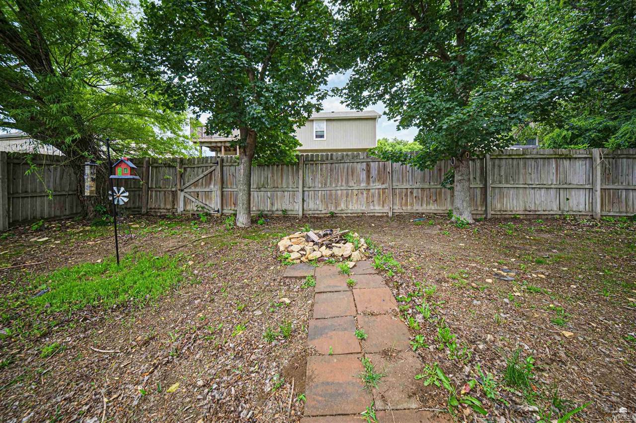 1340 Overbrooke Drive, Junction City, KS 66441
