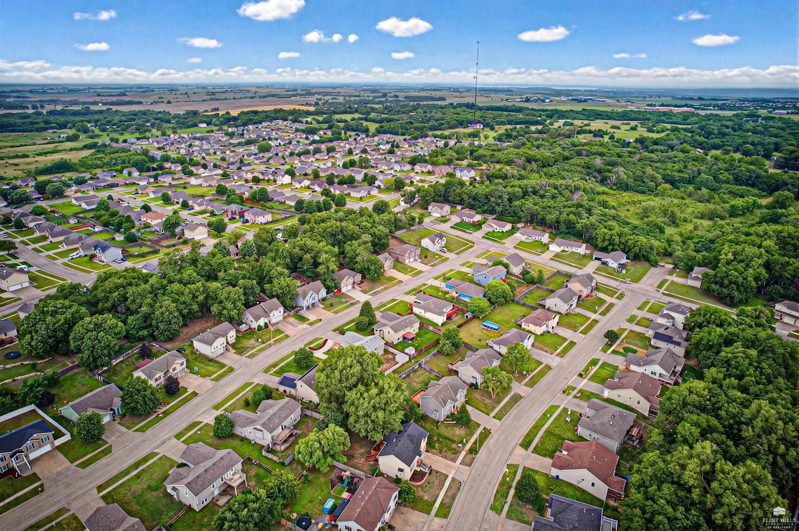 1340 Overbrooke Drive, Junction City, KS 66441