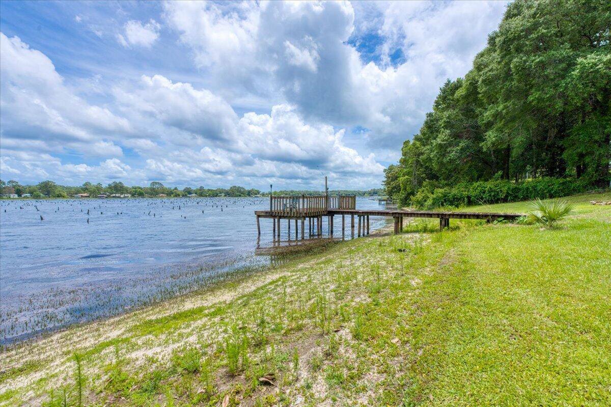 79 Kings Lake Boulevard, DeFuniak Springs, FL 32433