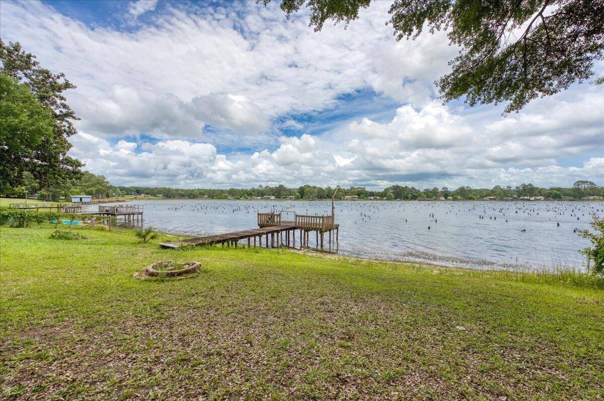 79 Kings Lake Boulevard, DeFuniak Springs, FL 32433