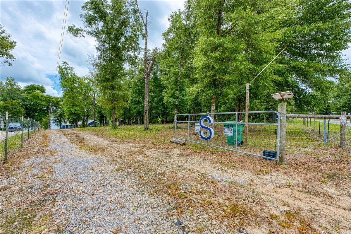 79 Kings Lake Boulevard, DeFuniak Springs, FL 32433