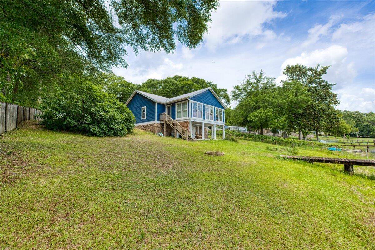 79 Kings Lake Boulevard, DeFuniak Springs, FL 32433