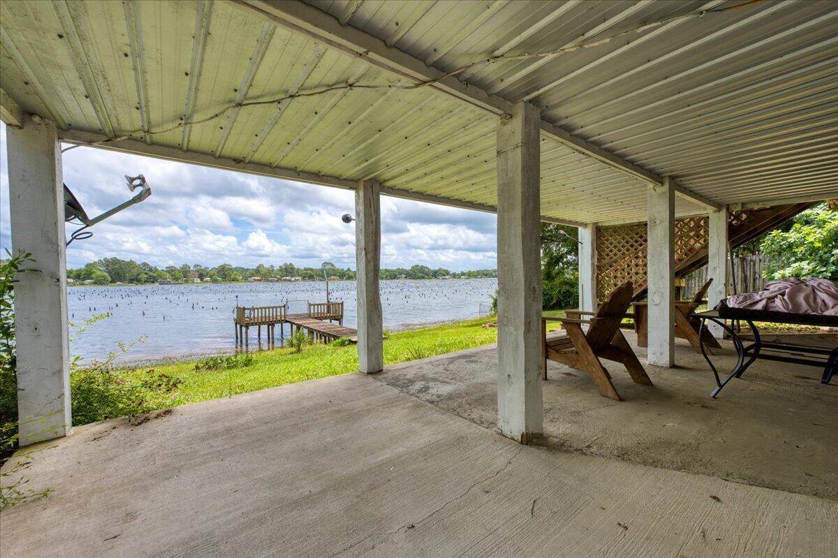 79 Kings Lake Boulevard, DeFuniak Springs, FL 32433