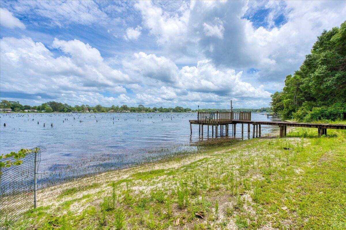 79 Kings Lake Boulevard, DeFuniak Springs, FL 32433