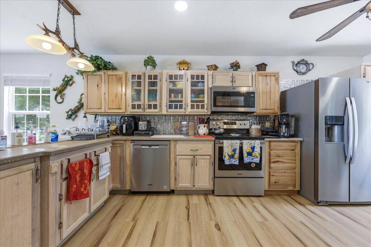 79 Kings Lake Boulevard, DeFuniak Springs, FL 32433