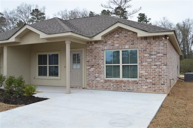 128 Village Oaks, Ponchatoula, LA 70454