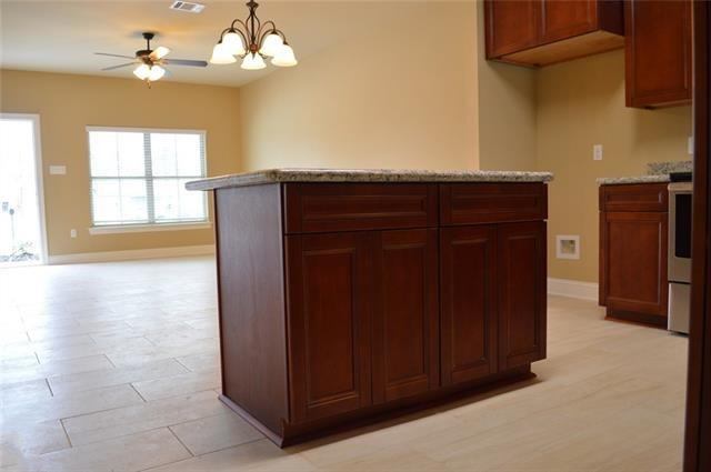 128 Village Oaks, Ponchatoula, LA 70454