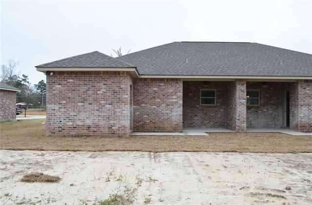128 Village Oaks, Ponchatoula, LA 70454