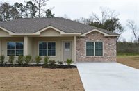 128 Village Oaks, Ponchatoula, LA 70454