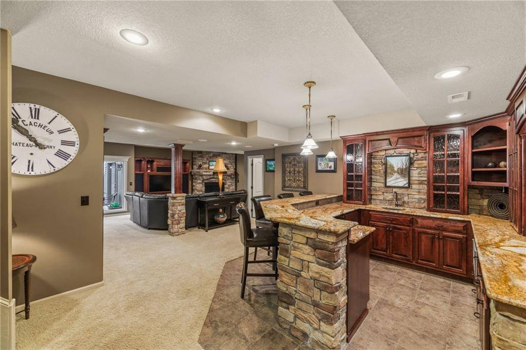 21020 West 81st Place, Lenexa, KS 66220