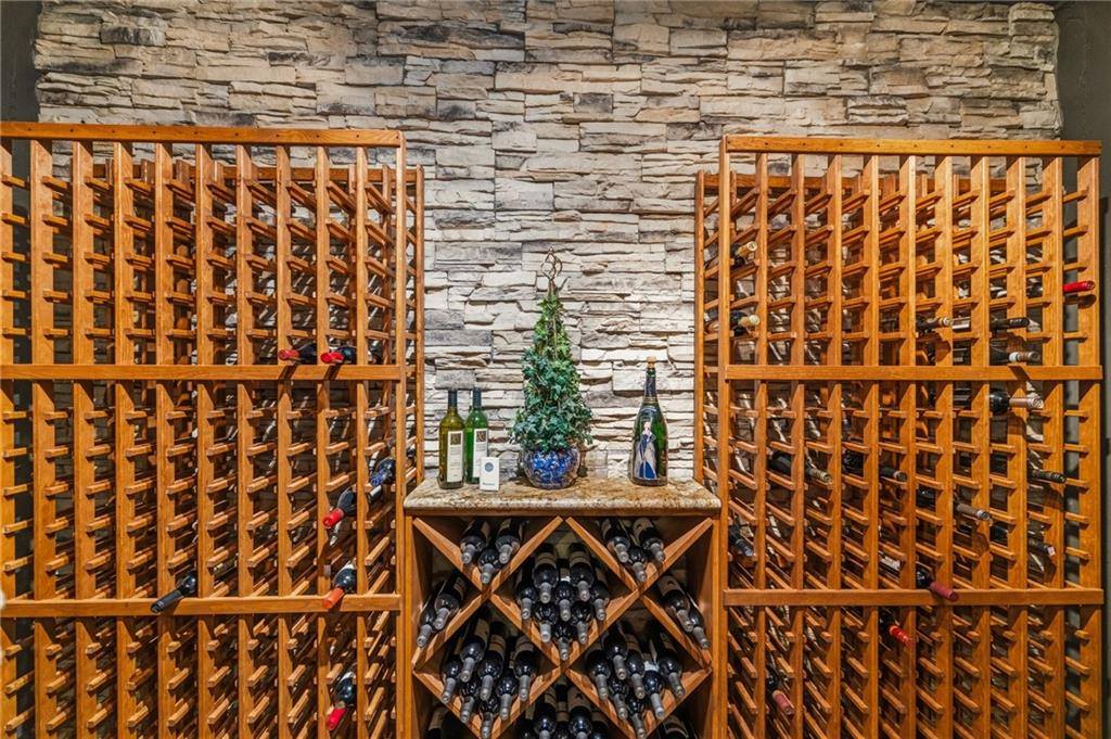 21020 West 81st Place, Lenexa, KS 66220