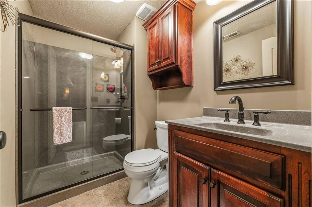 21020 West 81st Place, Lenexa, KS 66220