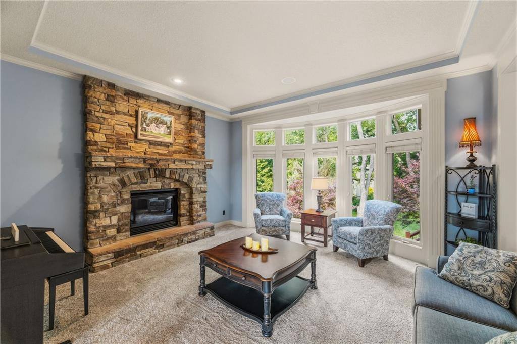 21020 West 81st Place, Lenexa, KS 66220