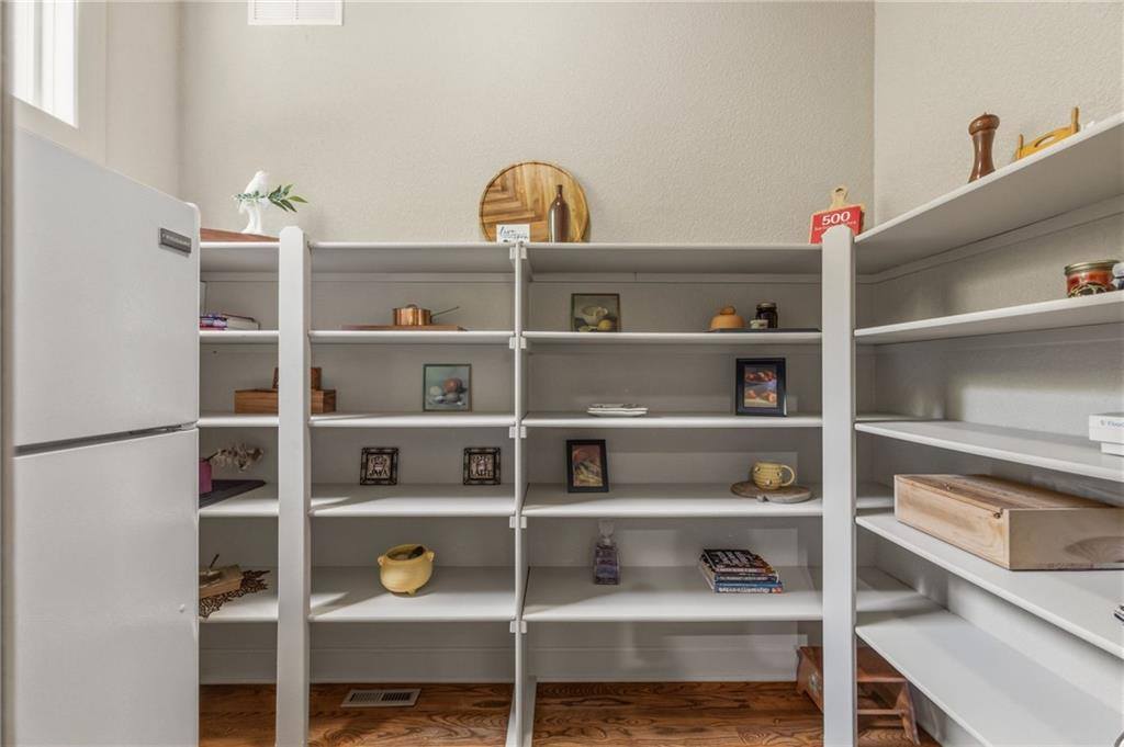 21020 West 81st Place, Lenexa, KS 66220